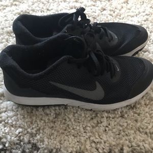 Nike Black Tennis Shoes Women’s Size 8.5US